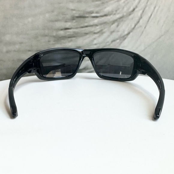🕶️OAKLEY 🕶️ Valve Black Sunglasses OO9236 - Picture 12 of 15
